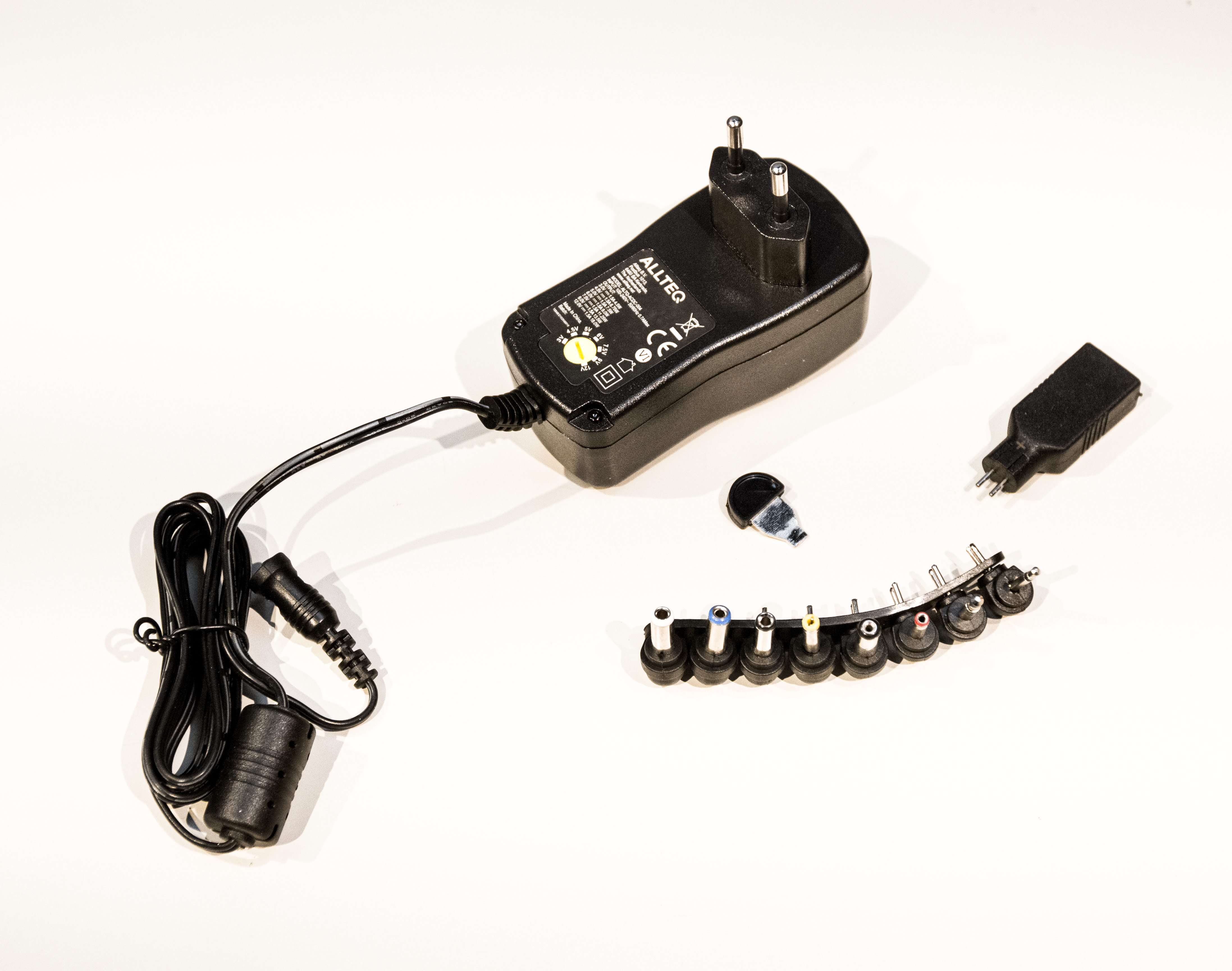 Omron Universele voeding 3-12VDC 1.5A